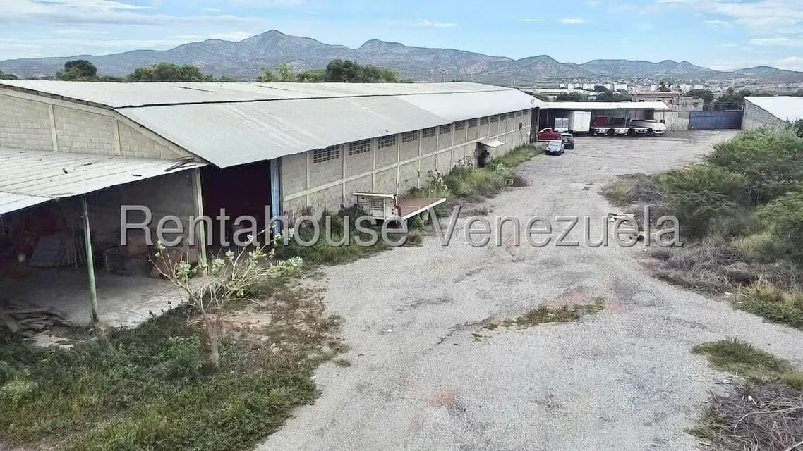 Comercial (Local Comercial) en Venta en Parroquia Juan de Villegas, Lara - 28