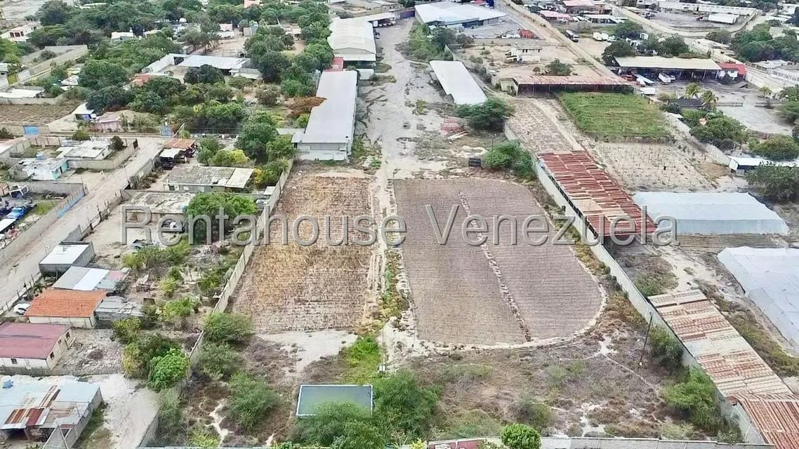 Comercial (Local Comercial) en Venta en Parroquia Juan de Villegas, Lara - 29