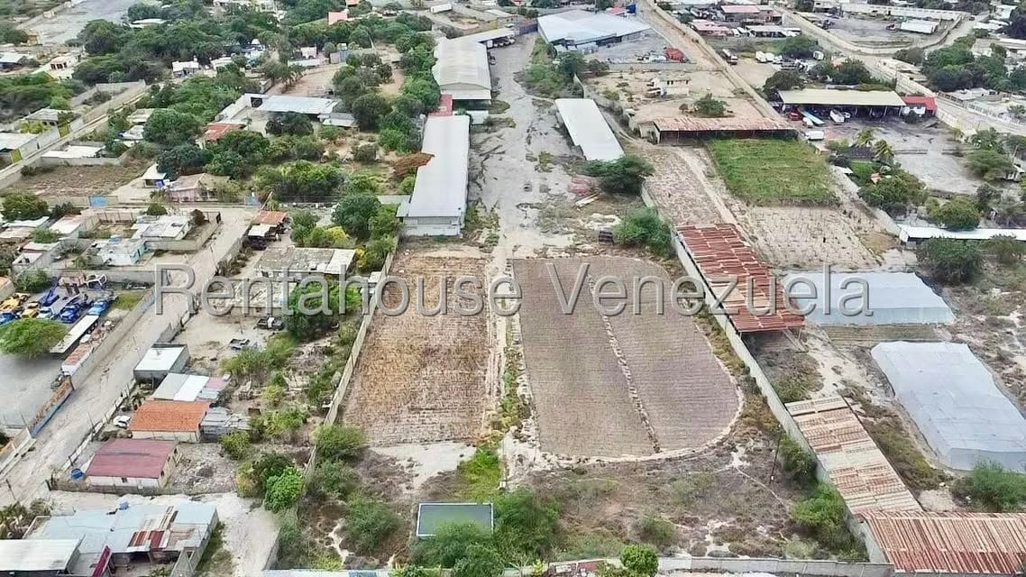 Comercial (Local Comercial) en Venta en Parroquia Juan de Villegas, Lara - 30
