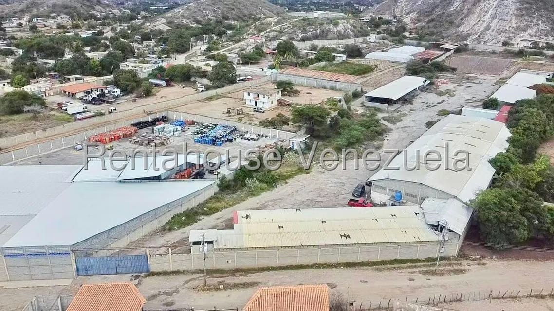 Comercial (Local Comercial) en Venta en Parroquia Juan de Villegas, Lara - 31