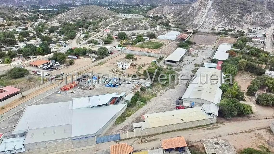 Comercial (Local Comercial) en Venta en Parroquia Juan de Villegas, Lara - 33
