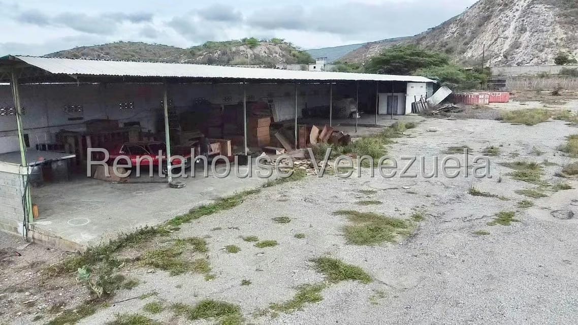 Comercial (Local Comercial) en Venta en Parroquia Juan de Villegas, Lara - 35