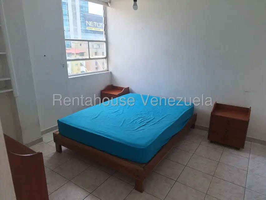 Apartamento (1 Nivel) en Alquiler en El Recreo, Distrito Metropolitano - 11