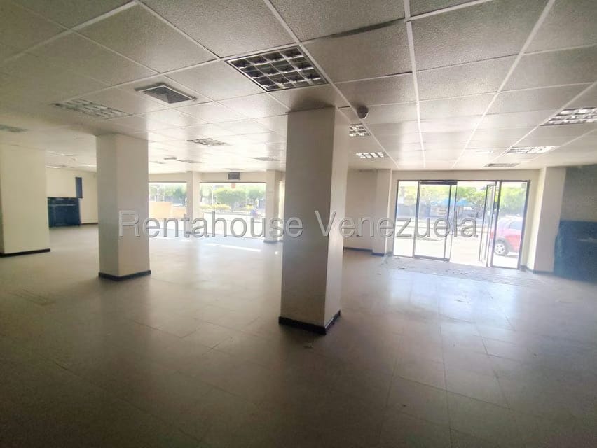 Comercial (Local Comercial) en Venta en Avenida Bella Vista, Zulia - 14
