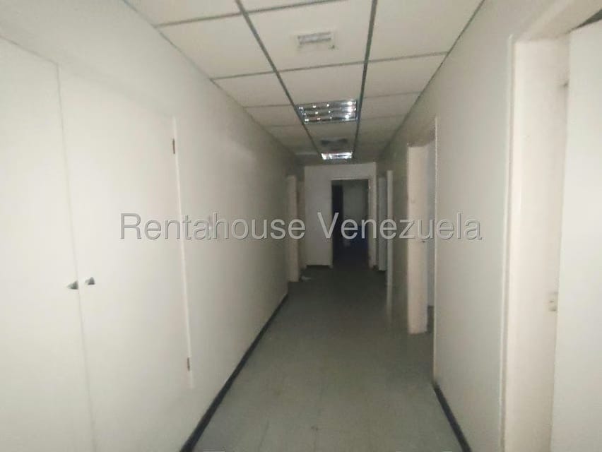 Comercial (Local Comercial) en Venta en Avenida Bella Vista, Zulia - 24