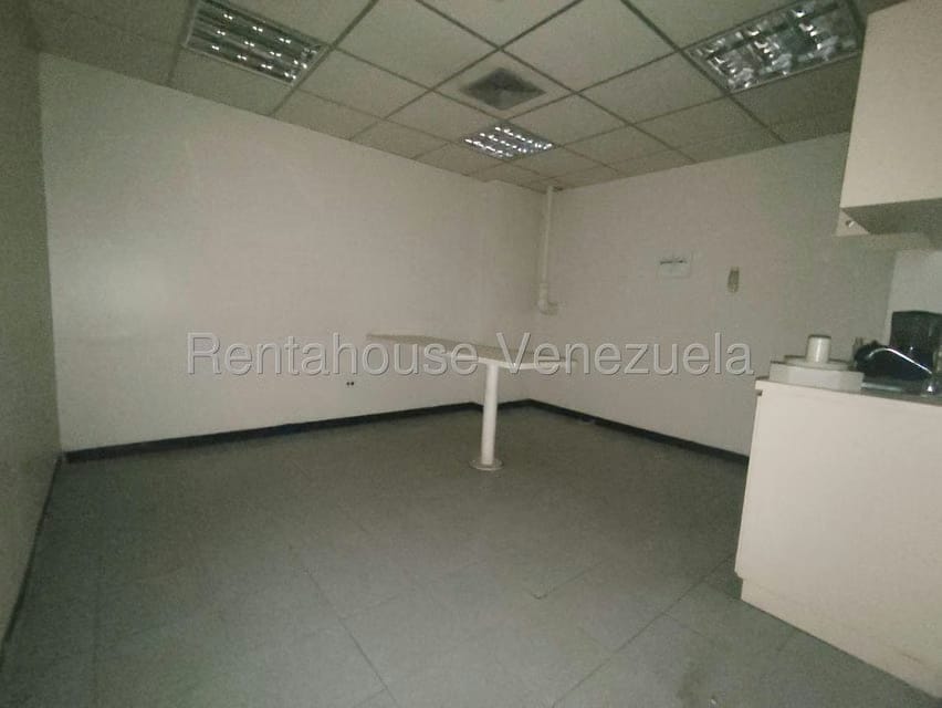 Comercial (Local Comercial) en Venta en Avenida Bella Vista, Zulia - 26