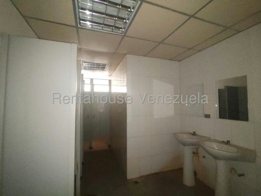 Comercial (Local Comercial) en Venta en Avenida Bella Vista, Zulia - 29