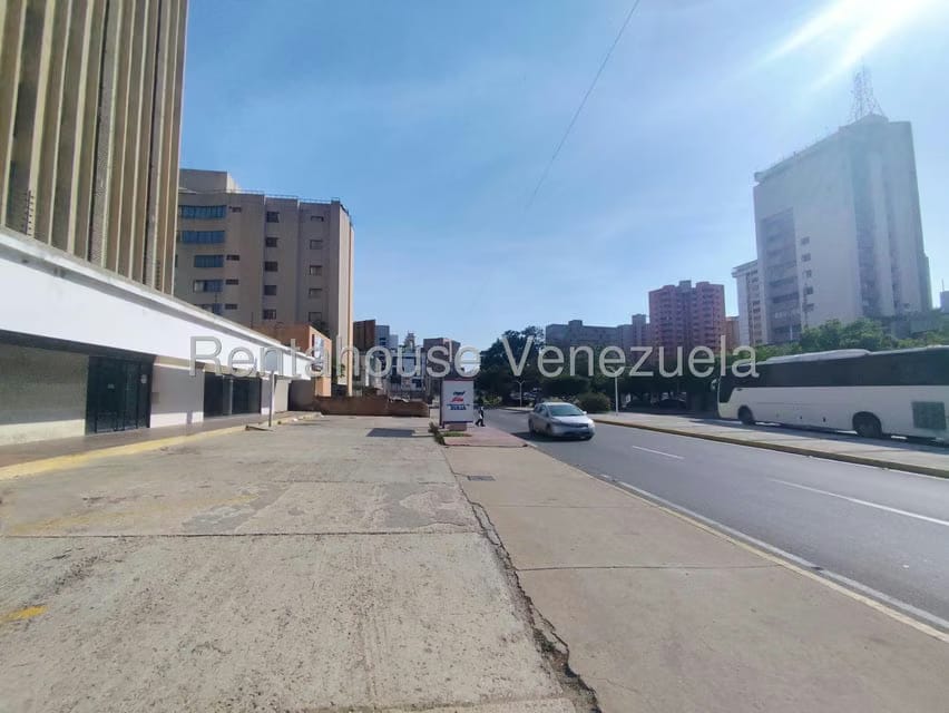 Comercial (Local Comercial) en Venta en Avenida Bella Vista, Zulia - 48