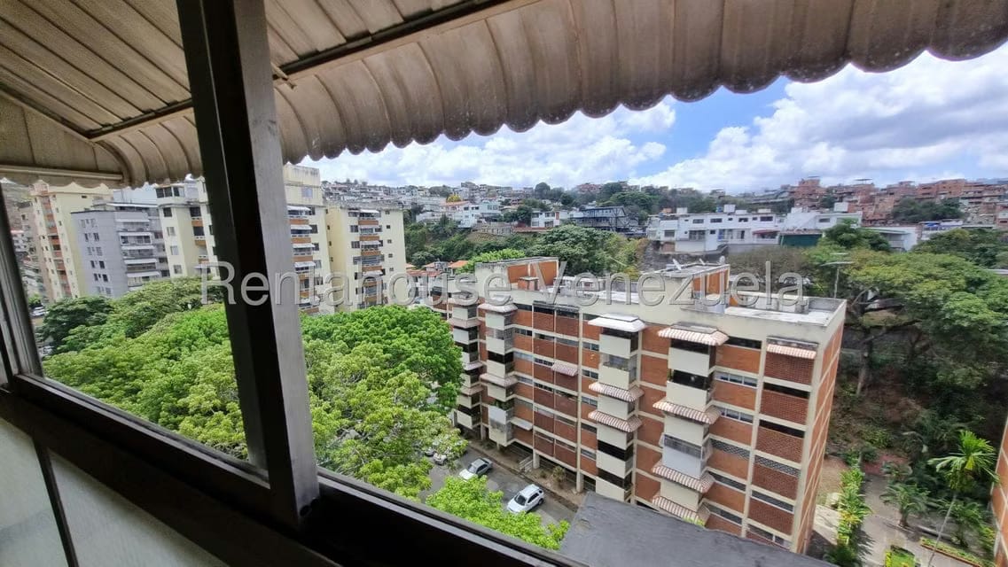Apartamento (1 Nivel) en Alquiler en El Marques, Distrito Metropolitano - 2