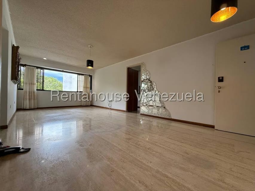 Apartamento (1 Nivel) en Venta en Guaicay, Distrito Metropolitano - 11