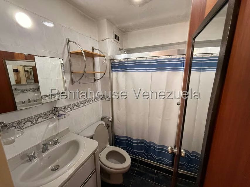 Apartamento (1 Nivel) en Venta en Guaicay, Distrito Metropolitano - 18