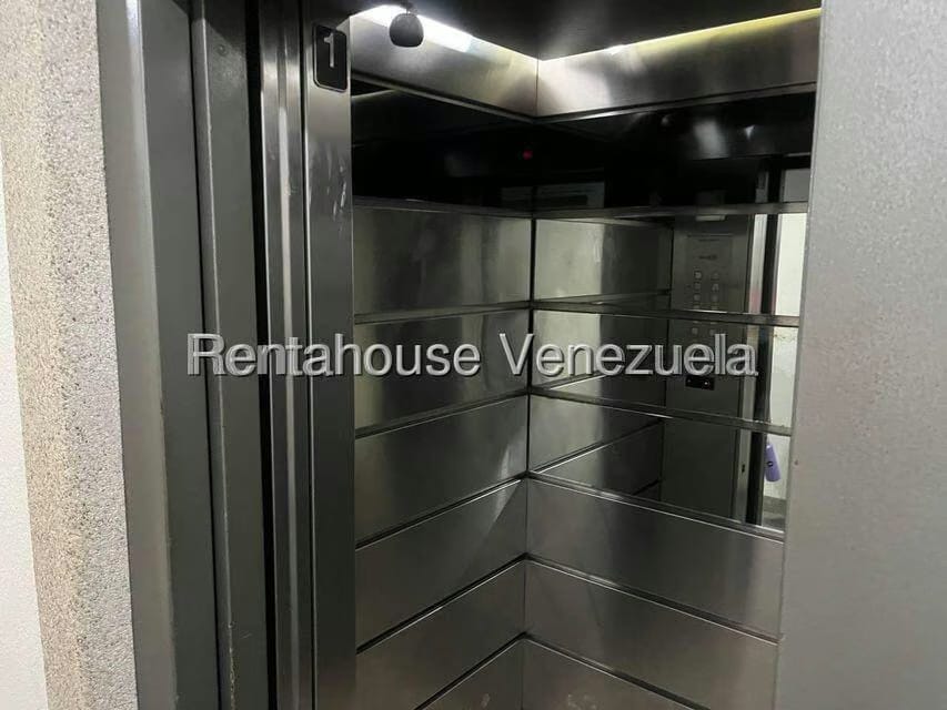 Apartamento (1 Nivel) en Venta en Guaicay, Distrito Metropolitano - 26