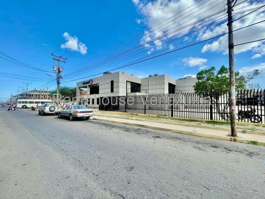 Comercial (Local Comercial) en Venta en Punto Fijo, Falcon - 26