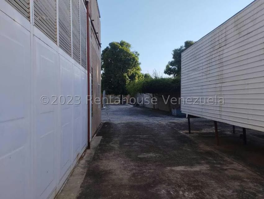 Comercial (Galpon - Deposito) en Venta en Circunvalacion Dos, Zulia - 13