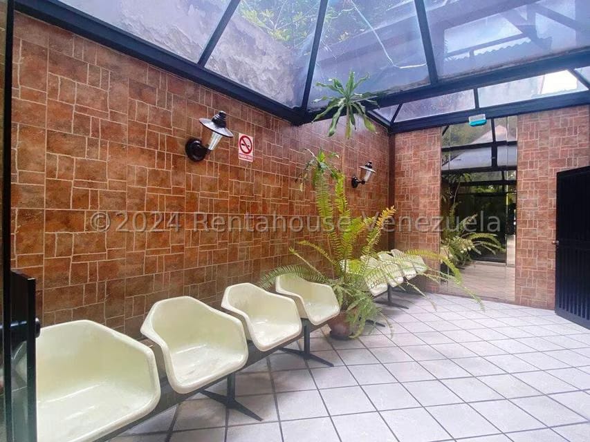 Comercial (Oficina) en Alquiler en Las Delicias de Sabana Grande, Distrito Metropolitano - 4