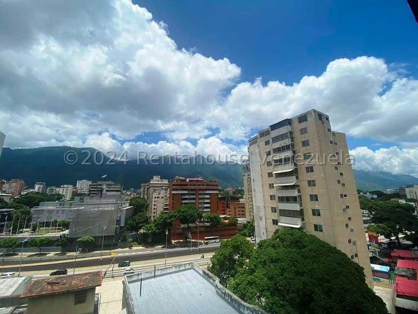 Comercial (Oficina) en Alquiler en Las Delicias de Sabana Grande, Distrito Metropolitano - 9