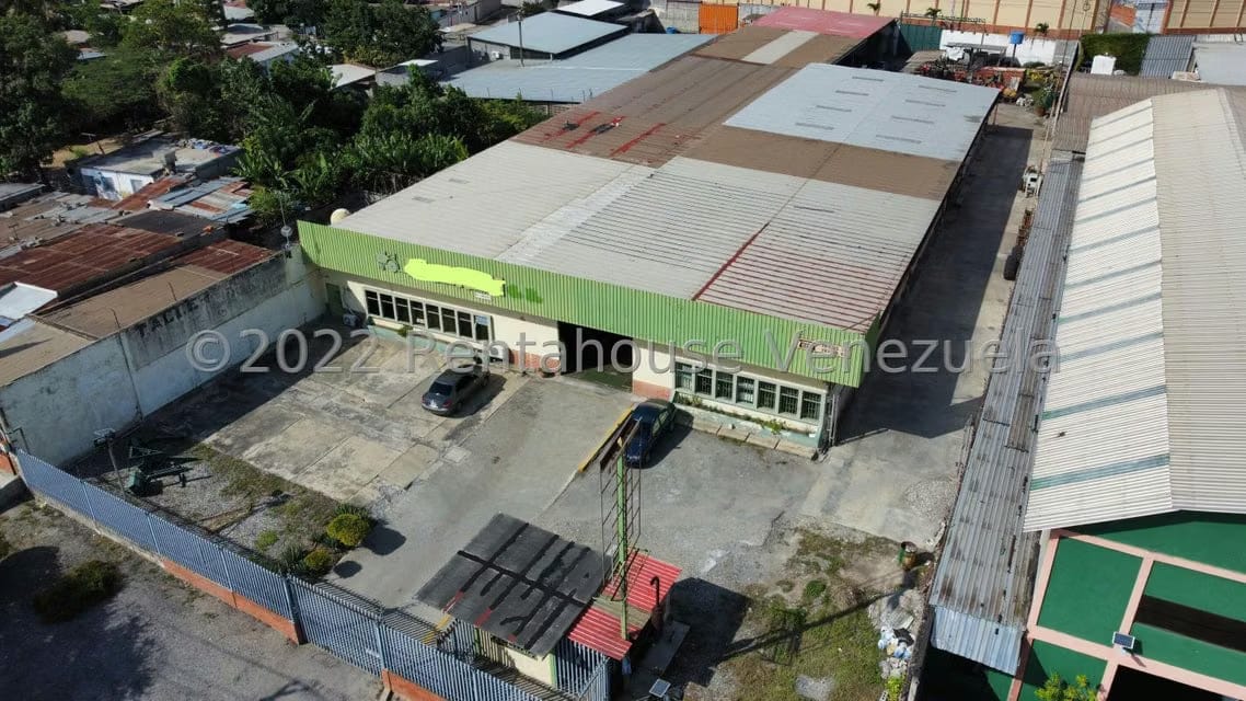 Comercial (Galpon - Deposito) en Venta en Zona Industrial 2, Lara - 2