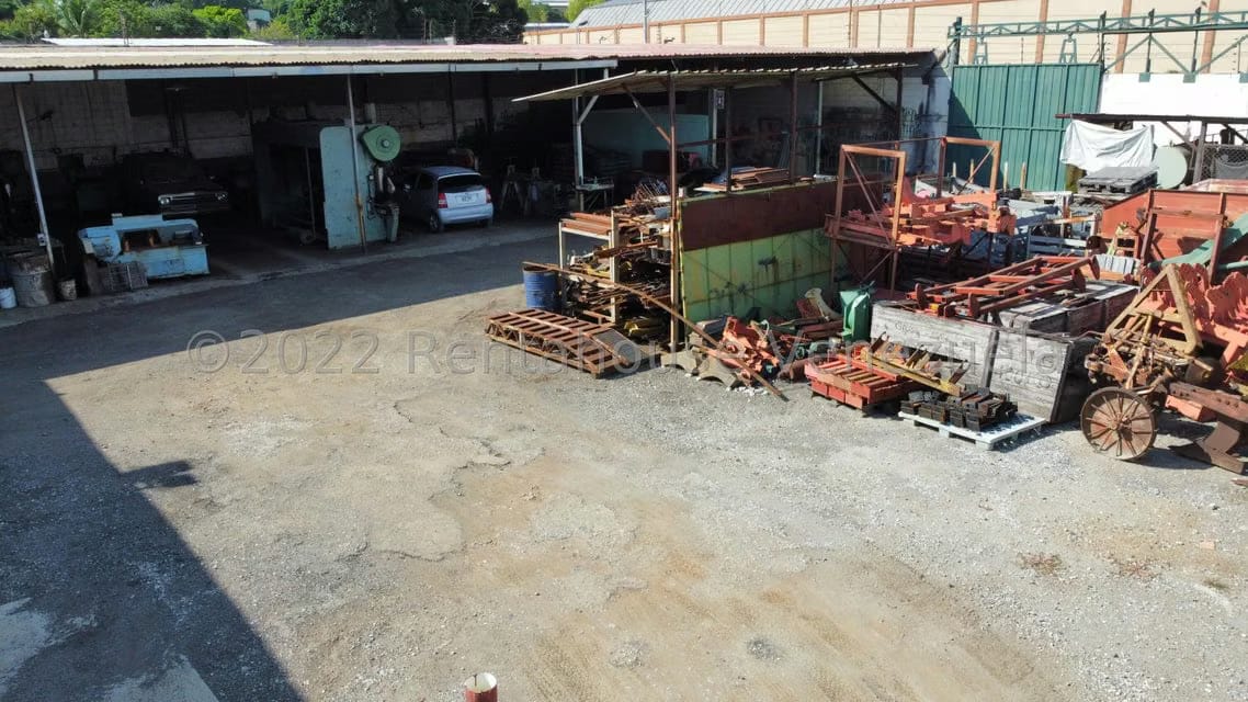 Comercial (Galpon - Deposito) en Venta en Zona Industrial 2, Lara - 13