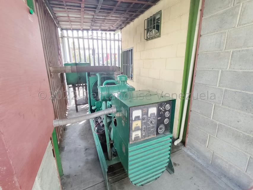 Comercial (Galpon - Deposito) en Venta en Zona Industrial 2, Lara - 14