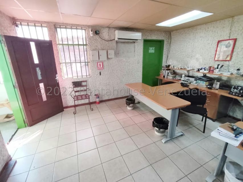 Comercial (Galpon - Deposito) en Venta en Zona Industrial 2, Lara - 17