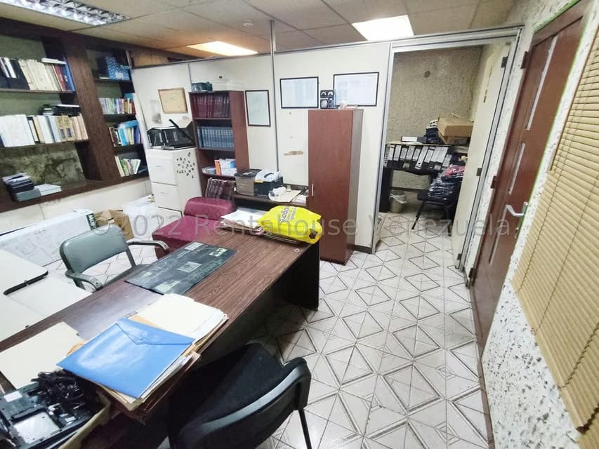 Comercial (Galpon - Deposito) en Venta en Zona Industrial 2, Lara - 21