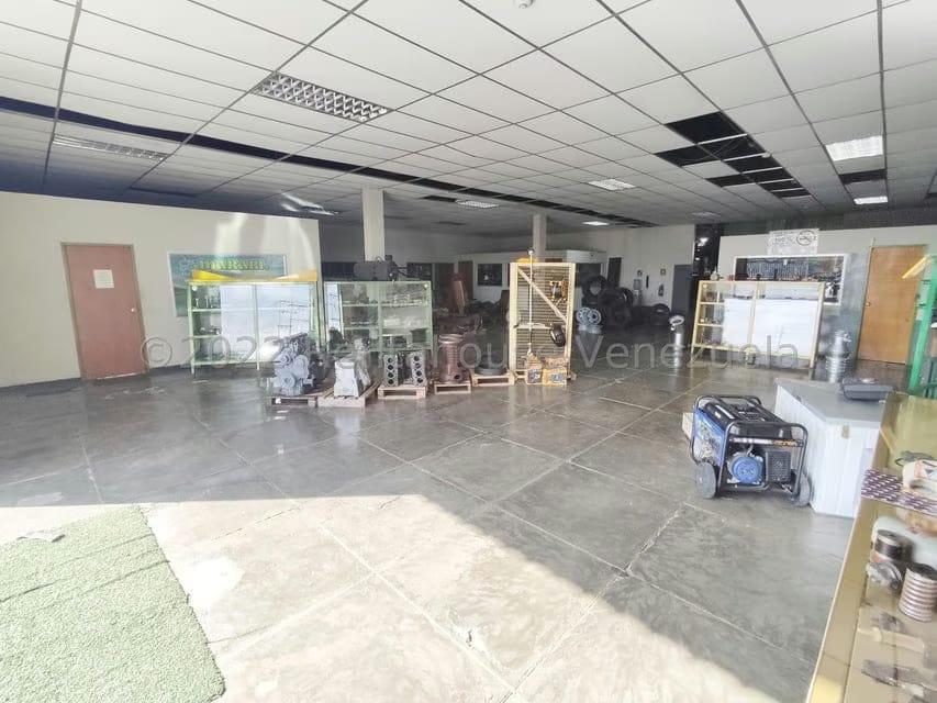 Comercial (Galpon - Deposito) en Venta en Zona Industrial 2, Lara - 25