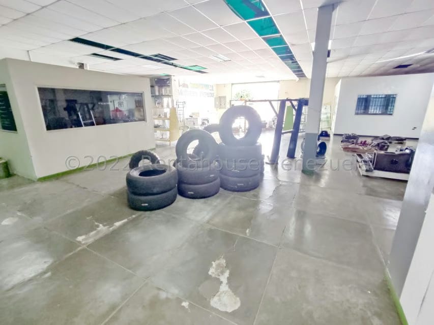 Comercial (Galpon - Deposito) en Venta en Zona Industrial 2, Lara - 27