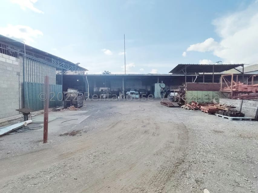 Comercial (Galpon - Deposito) en Venta en Zona Industrial 2, Lara - 37