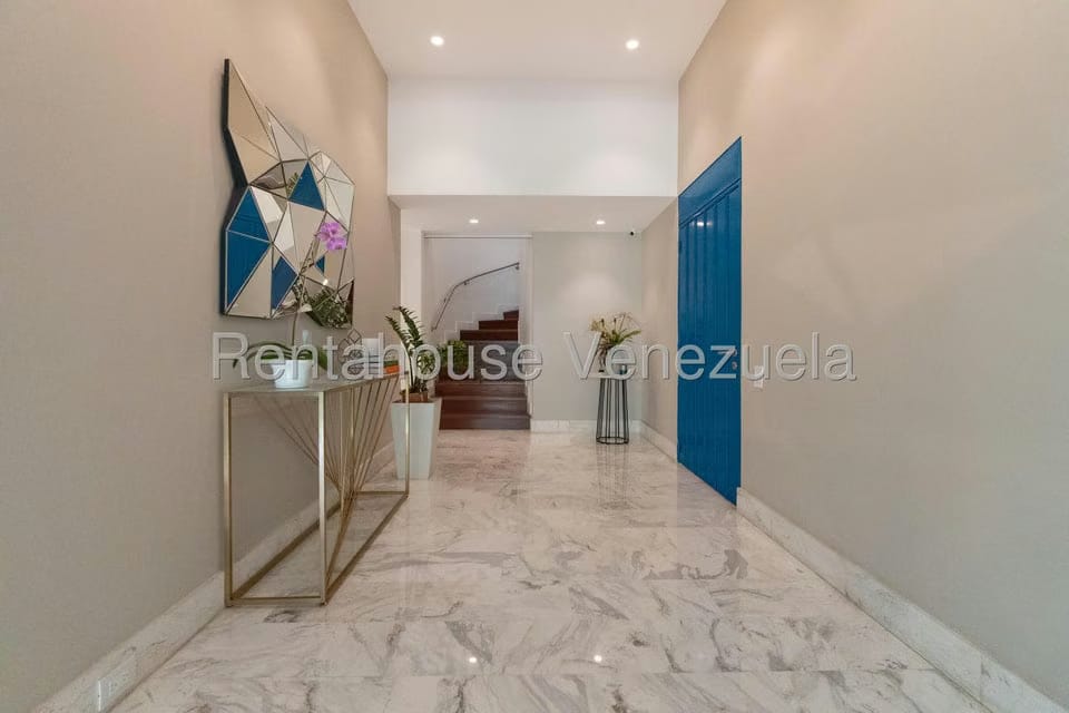 Apartamento (Duplex) en Venta en Altamira, Distrito Metropolitano - 2