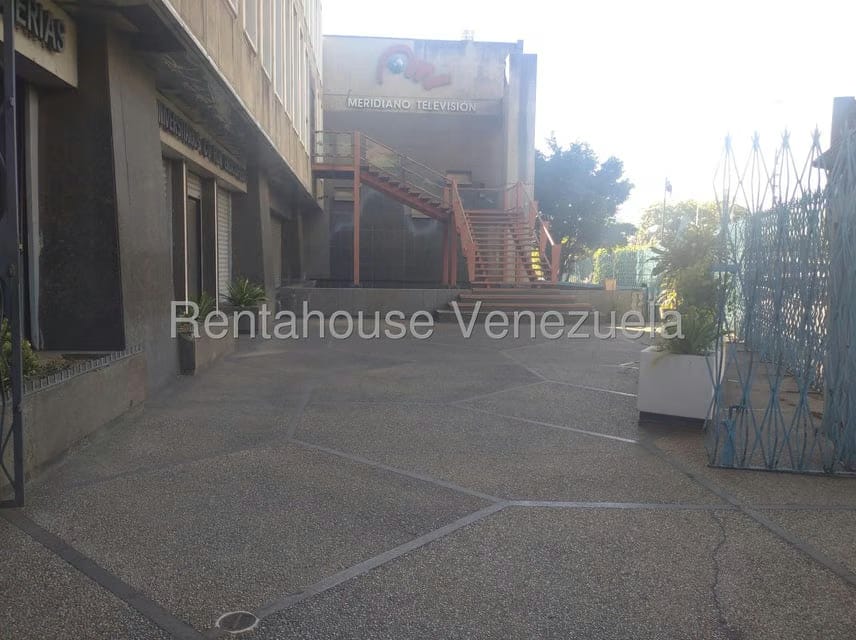 Comercial (Local Comercial) en Alquiler en San Martin, Distrito Metropolitano - 6