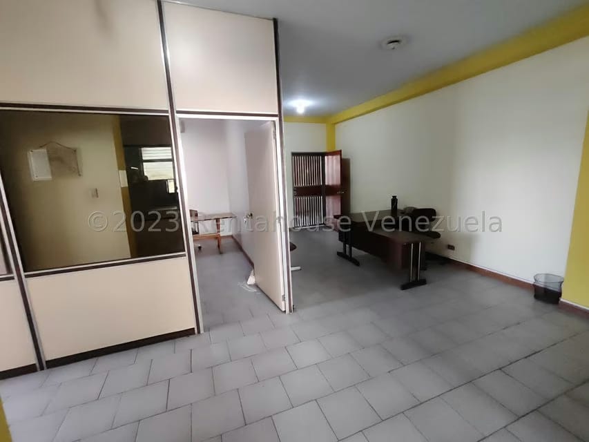 Comercial (Oficina) en Alquiler en Avenida Bolivar, Aragua - 13