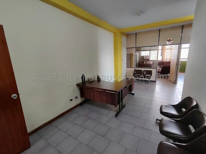 Comercial (Oficina) en Alquiler en Avenida Bolivar, Aragua - 18