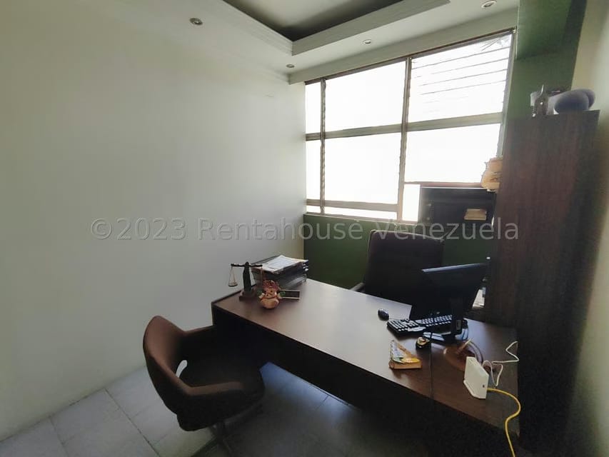 Comercial (Oficina) en Alquiler en Avenida Bolivar, Aragua - 3