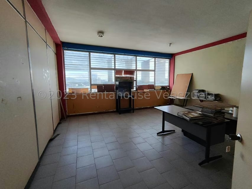 Comercial (Oficina) en Alquiler en Avenida Bolivar, Aragua - 21