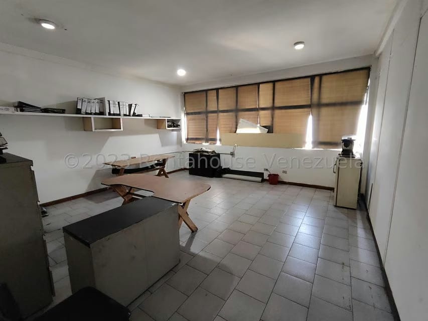 Comercial (Oficina) en Alquiler en Avenida Bolivar, Aragua - 22