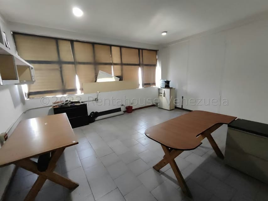 Comercial (Oficina) en Alquiler en Avenida Bolivar, Aragua - 24