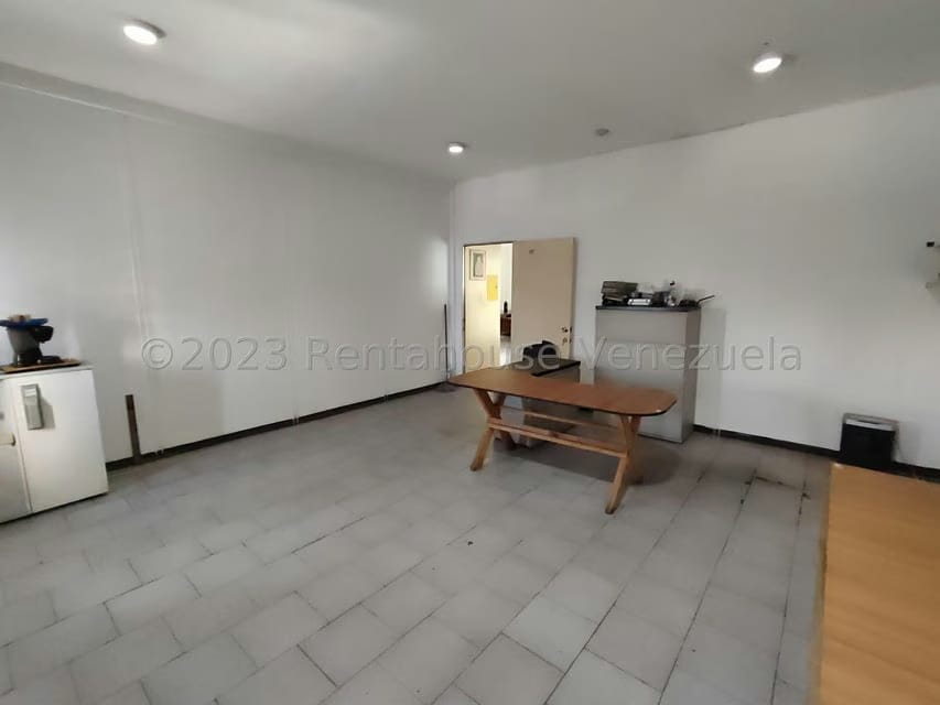 Comercial (Oficina) en Alquiler en Avenida Bolivar, Aragua - 25