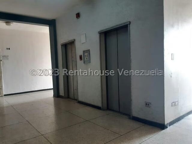 Comercial (Oficina) en Alquiler en Avenida Bolivar, Aragua - 28