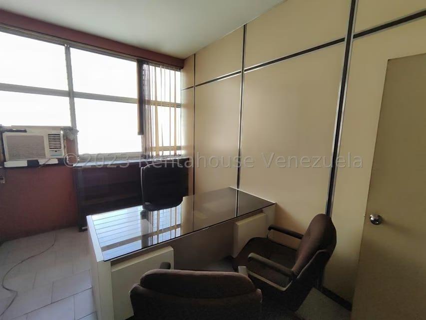Comercial (Oficina) en Alquiler en Avenida Bolivar, Aragua - 6