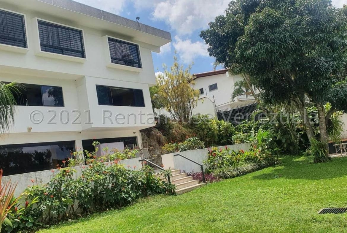 CASA EN VENTA SELENE MARIN – MLS#23-1904 - 2