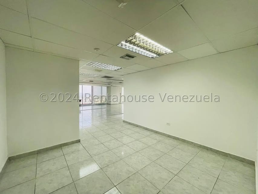 Comercial (Local Comercial) en Alquiler en Avenida Bolivar, Aragua - 2