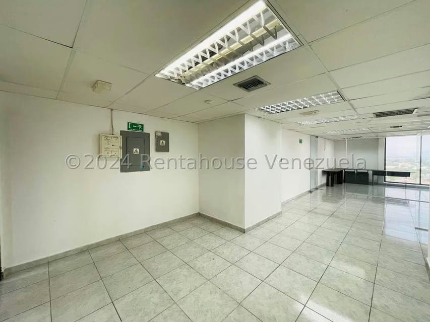 Comercial (Local Comercial) en Alquiler en Avenida Bolivar, Aragua - 3