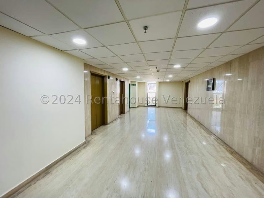 Comercial (Local Comercial) en Alquiler en Avenida Bolivar, Aragua - 24