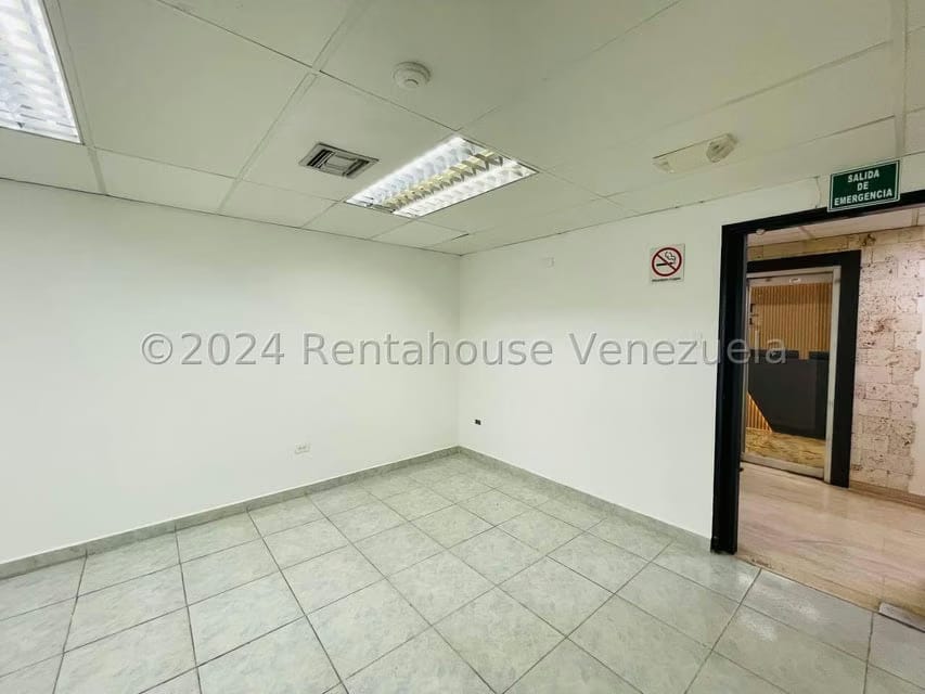 Comercial (Local Comercial) en Alquiler en Avenida Bolivar, Aragua - 4