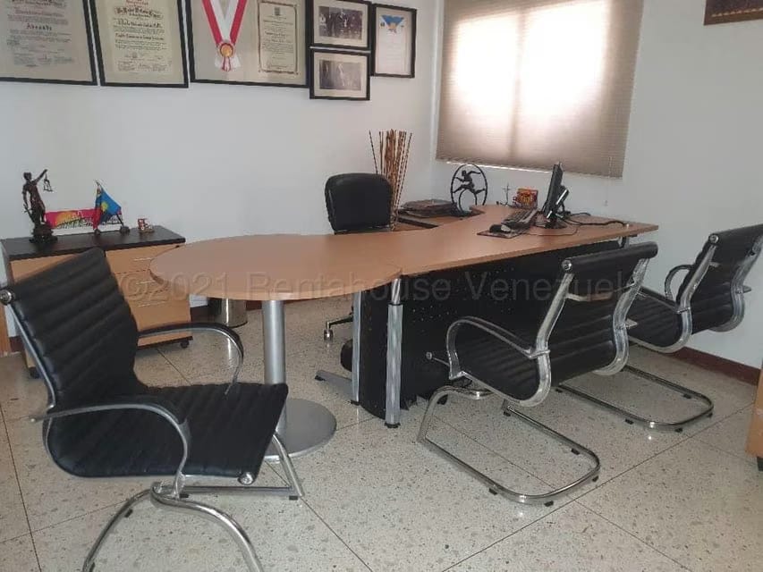 Comercial (Local Comercial) en Venta en Avenida Goajira, Zulia - 4