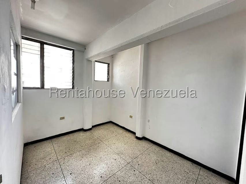 Comercial (Local Comercial) en Alquiler en Parroquia Concepcion, Lara - 4