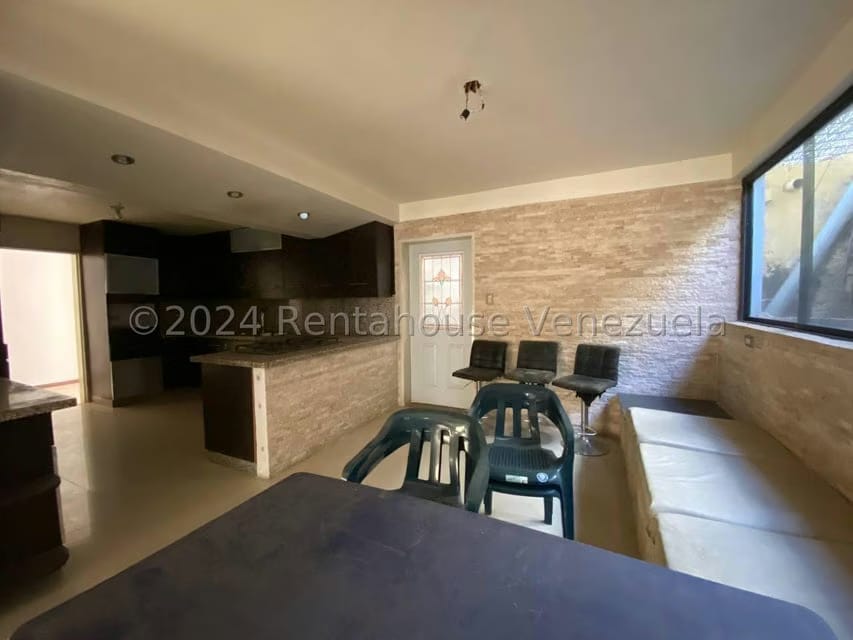 Casa (1 Nivel) en Venta en Cumbres de Curumo, Distrito Metropolitano - 3