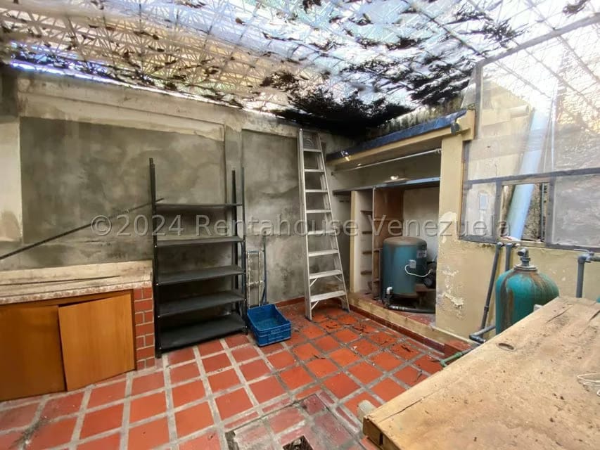 Casa (1 Nivel) en Venta en Cumbres de Curumo, Distrito Metropolitano - 25