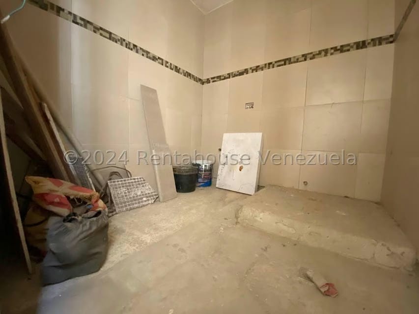 Casa (1 Nivel) en Venta en Cumbres de Curumo, Distrito Metropolitano - 26