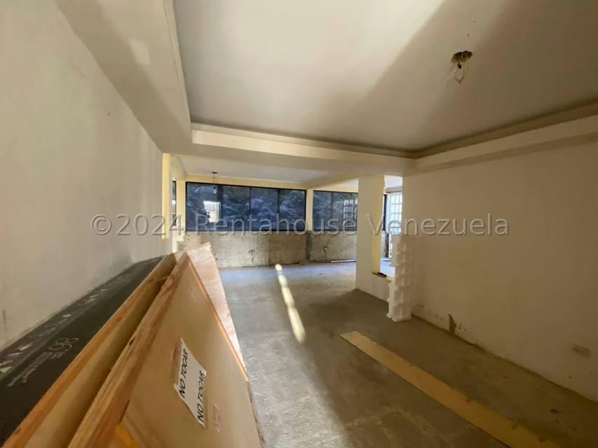 Casa (1 Nivel) en Venta en Cumbres de Curumo, Distrito Metropolitano - 31